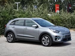 Cinzento Usado 2022 Kia e-Niro SUV | € 24.990 (Preço justo)