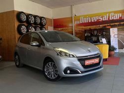 Cinzento prata metalizado Usado 2016 Peugeot 208 Style Citadino | € 10.900 (Caro)