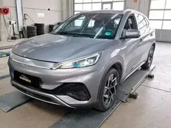 Cinzento Usado 2023 BYD Atto 3 Design SUV | € 25.850 (Preço justo)