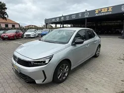 Cinzento Usado 2024 Opel Corsa Edition Citadino | € 16.900 (Preço justo)