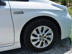 Branco Usado 2015 Toyota Prius Citadino | € 12.950