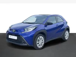 Azul (pintura metalizada) Usado 2023 Toyota Aygo X-play Citadino | € 16.750 (Preço justo)