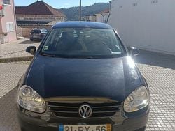 Usado 2006 VW Golf V Sedan | € 6.000 (Bom preço)