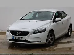 614 branco gelo Usado 2017 Volvo V40 Kinetic Carrinha | € 14.700 (Preço justo)