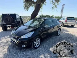 Preto Usado 2015 Peugeot 208 Citadino | € 9.250 (Preço justo)