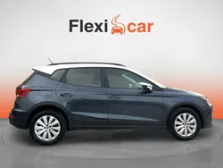 Branco Usado 2022 Seat Arona Style SUV | € 16.890 (Bom preço)