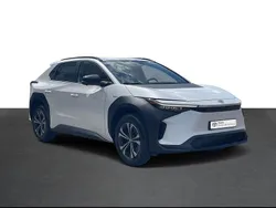 Branco (pintura metalizada especial) Usado 2024 Toyota bZ4X Premium SUV | € 44.500 (Preço elevado)