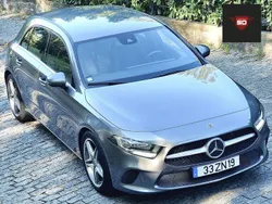 Cinza Usado 2019 Mercedes A180 Style | € 23.500 (Preço justo)