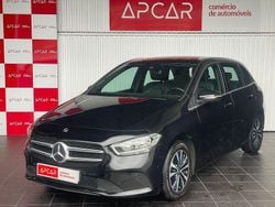 Preto Usado 2020 Mercedes B180 Style Monovolume | € 21.900 (Preço justo)