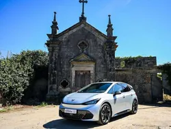Cinza Usado 2022 Cupra Born Citadino | € 37.000
