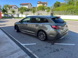 Cinzento Usado 2020 Toyota Corolla Hybrid Carrinha | € 24.000