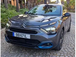Cinzento Usado 2023 Citroën e-C4 Feel Sedan | € 26.900 (Preço elevado)