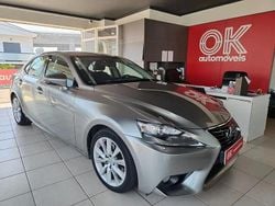 Cinzento Usado 2013 Lexus IS300h Executive Line Sedan | € 20.990
