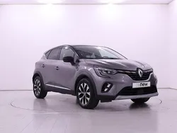 Cinzento highland / tejadilho preto estrela Usado 2023 Renault Captur RS Line SUV | € 20.900 (Preço justo)