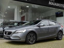Cinza Usado 2019 Volvo V40 Momentum | € 17.750 (Preço justo)
