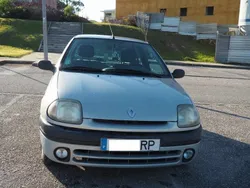 Cinzento Usado 2001 Renault Clio II Citadino | € 1.900 (Preço justo)