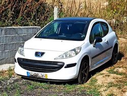 Usado 2008 Peugeot 207 | € 2.800 (Bom preço)