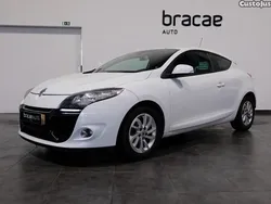 Branco Usado 2011 Renault Mégane III Dynamique Coupé | € 4.750