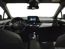 Cinza Usado 2023 Toyota C-HR SUV | € 31.250 (Preço justo)