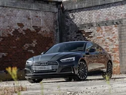 Cinzento Usado 2017 Audi A5 Sportback | € 34.900