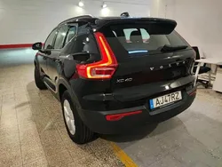 Preto Usado 2021 Volvo XC40 Momentum SUV | € 24.200 (Bom preço)