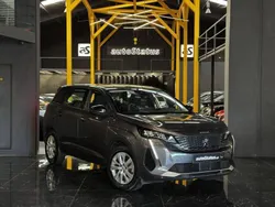 Cinzento Usado 2021 Peugeot 5008 GT Monovolume | € 27.990 (Preço justo)