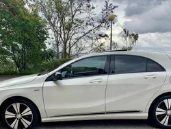 Branco Usado 2016 Mercedes A180 Citadino | € 8.750
