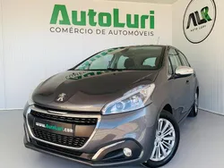 Cinzento Usado 2016 Peugeot 208 Style Citadino | € 9.950 (Preço justo)
