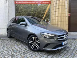 Cinza Usado 2022 Mercedes B180 Progressive Monovolume | € 29.900