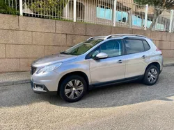 Cinzento Usado 2016 Peugeot 2008 SUV | € 14.000 (Preço elevado)