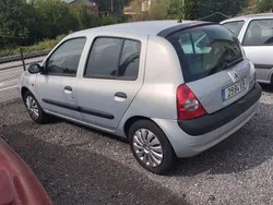 Usado 2003 Renault Clio II Sedan | € 3.000 (Caro)