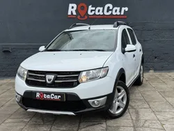 Branco Usado 2014 Dacia Sandero Stepway Citadino | € 7.990 (Preço justo)