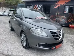 Cinza Usado 2011 Lancia Ypsilon Silver Citadino | € 6.950 (Preço justo)