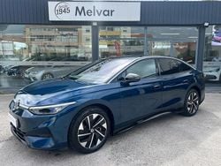 Azul Usado 2024 VW ID.7 Pro Sedan | € 41.900