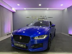 Azul Usado 2017 Jaguar XE R-Sport Sedan | € 19.450 (Preço justo)