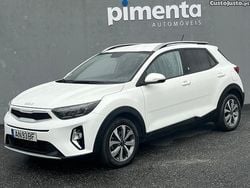 Branco Usado 2021 Kia Stonic SUV | € 15.850 (Preço justo)