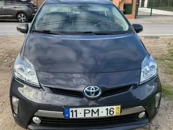 Cinzento Usado 2015 Toyota Prius Citadino | € 12.000