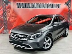 Cinza Usado 2018 Mercedes GLA180 Urban SUV | € 25.900