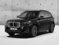 Preto sapphire metalizada Novo 2025 BMW iX1 Comfort Edition SUV | € 65.965 (Preço justo)