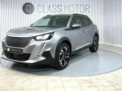 Cinza Usado 2020 Peugeot e-2008 GT SUV | € 15.900 (Preço justo)