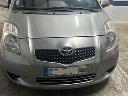 Usado 2006 Toyota Yaris Sedan | € 5.300