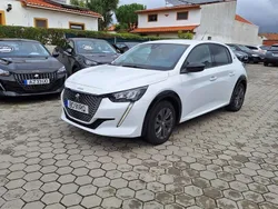 Branco Usado 2023 Peugeot e-208 Allure Citadino | € 25.980 (Caro)
