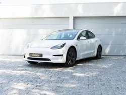 Branco Usado 2019 Tesla Model 3 Standard Range Plus Sedan | € 21.500 (Preço justo)