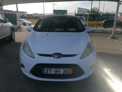 Branco Usado 2009 Ford Fiesta Titanium Citadino | € 5.900 (Preço justo)