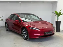Vermelho Usado 2024 Tesla Model 3 Sedan | € 45.990
