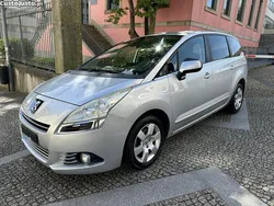 Cinza Usado 2010 Peugeot 5008 Monovolume | € 7.990 (Preço elevado)
