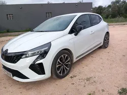 Usado 2024 Renault Clio V Techno Sedan | € 18.300 (Preço justo)