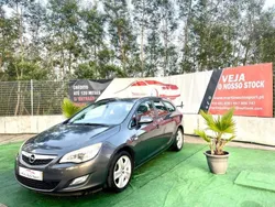 Cinzento Usado 2011 Opel Astra Carrinha | € 7.990 (Caro)