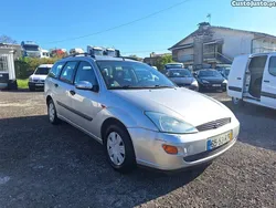 Cinza Usado 2001 Ford Focus Ambiente Carrinha | € 1.750 (Preço justo)