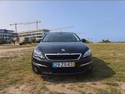 Usado 2014 Peugeot 308 Allure Sedan | € 8.900 (Preço justo)